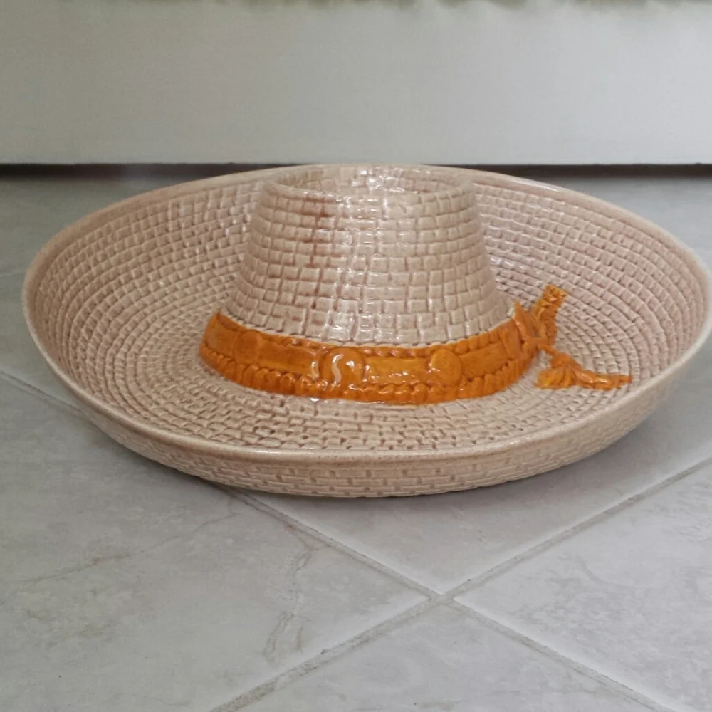 Ceramic Sombrero hat chip dish